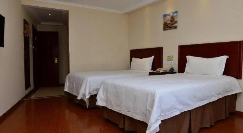 Bed in GreenTree Inn Beijing Shangdi East Anningzhuang Road Shell Hotel
