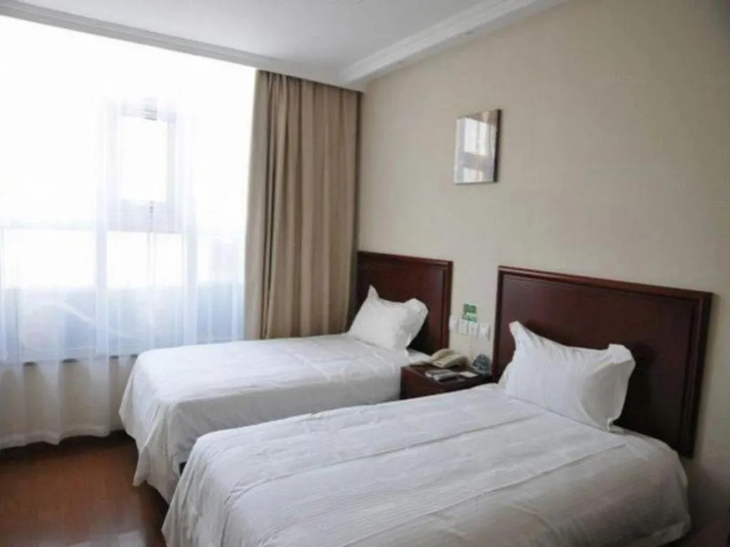 Bed in GreenTree Inn Beijing Shangdi East Anningzhuang Road Shell Hotel