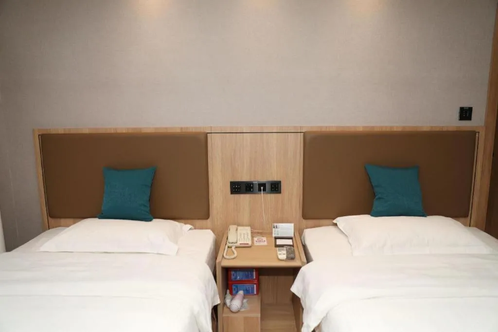 Bed in GreenTree Inn Beijing Shangdi East Anningzhuang Road Shell Hotel