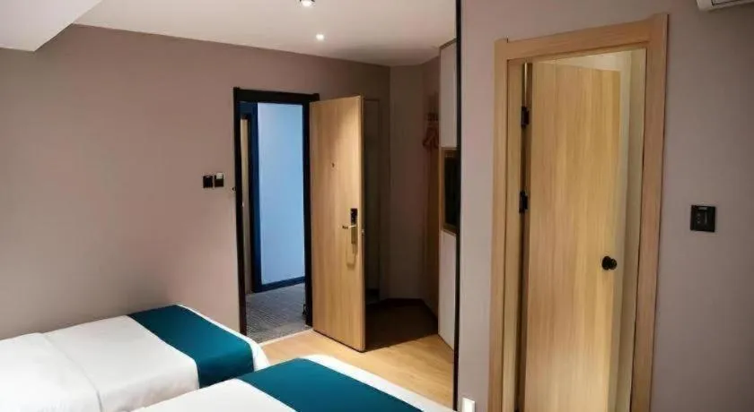 Bed in GreenTree Inn Beijing Shangdi East Anningzhuang Road Shell Hotel