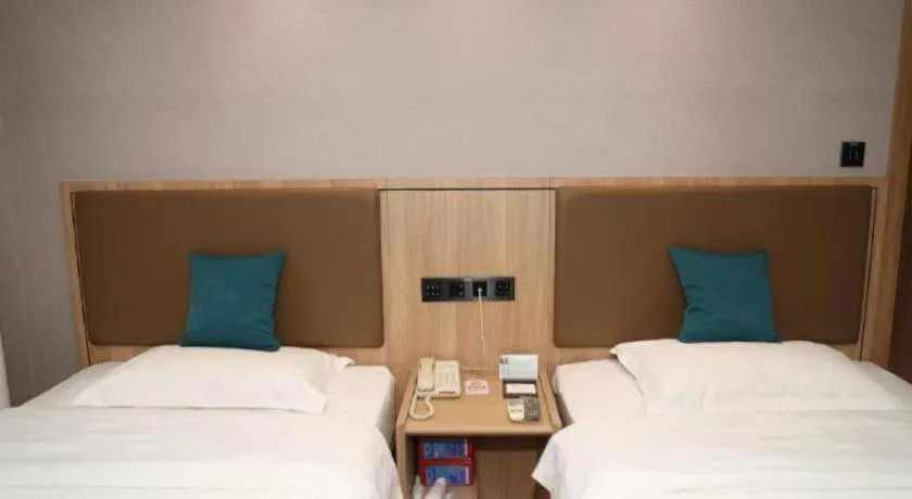 Bed in GreenTree Inn Beijing Shangdi East Anningzhuang Road Shell Hotel
