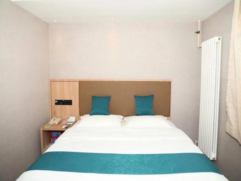 Bed in GreenTree Inn Beijing Shangdi East Anningzhuang Road Shell Hotel