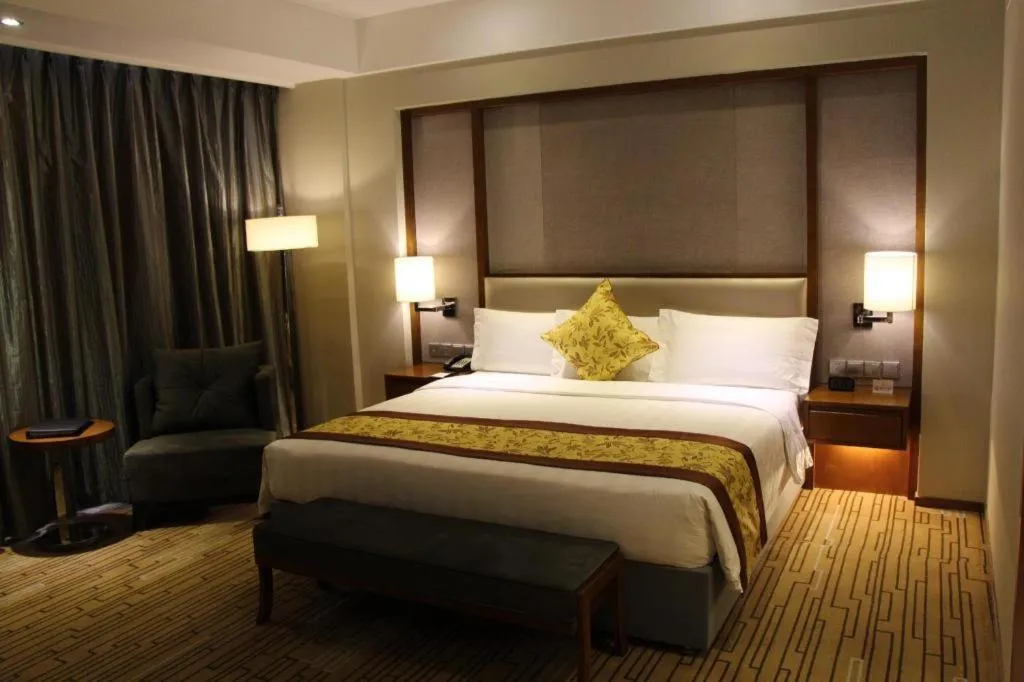 Bed in Shenyang Rayfont International Hotel
