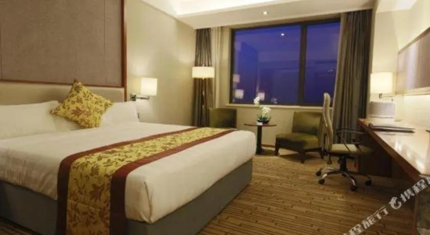 Bed in Shenyang Rayfont International Hotel