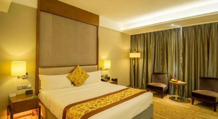 Bed in Shenyang Rayfont International Hotel