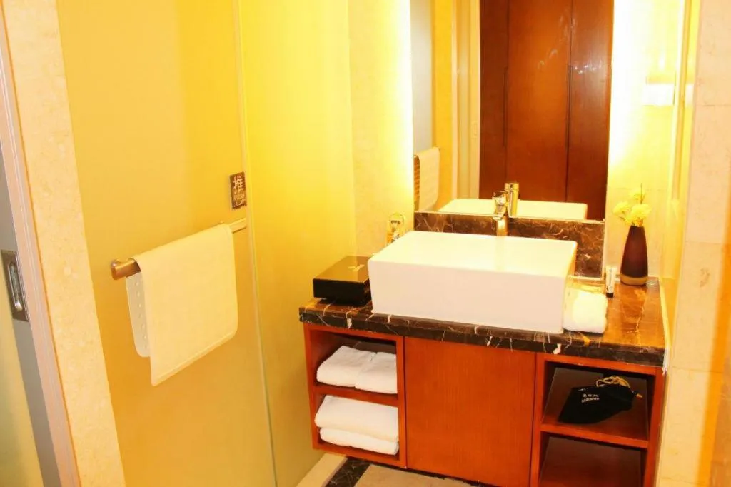 Bed in Shenyang Rayfont International Hotel