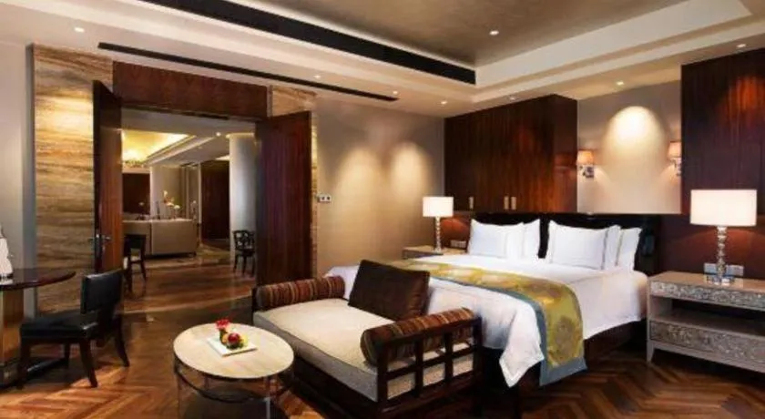 Bed in Grand Parkray Hangzhou Hotel