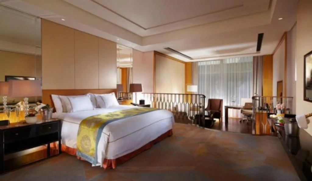 Bed in Grand Parkray Hangzhou Hotel