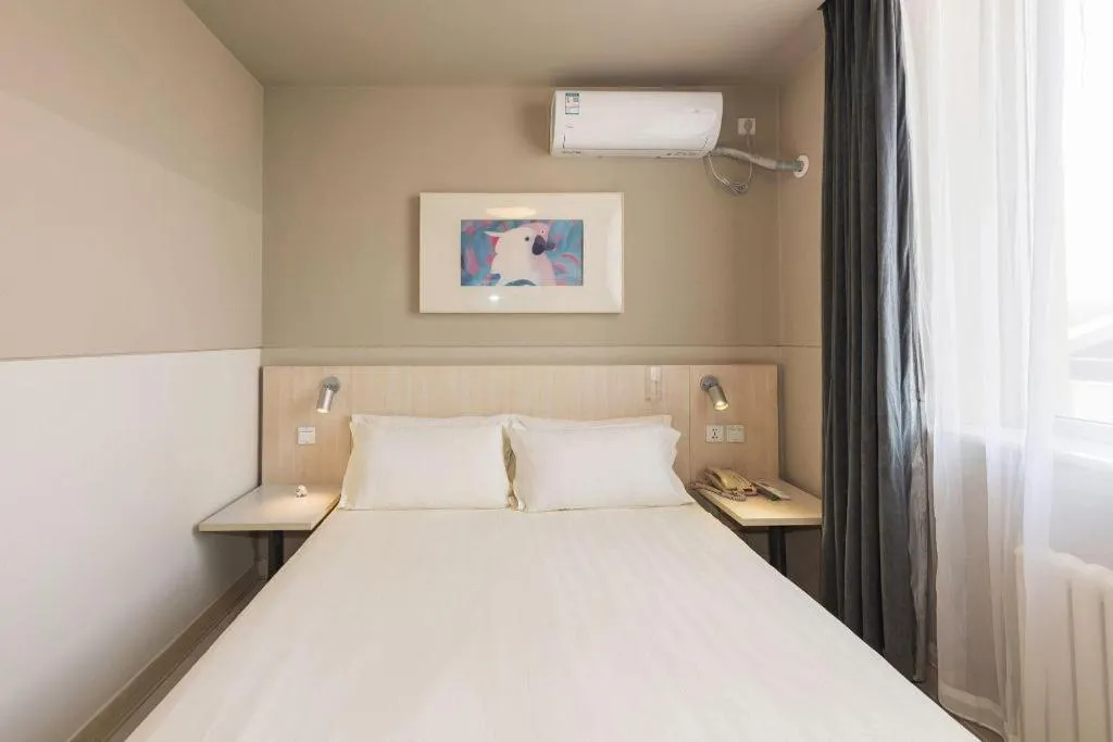 Bed in Jinjiang Inn Beijing Huairou Qingchun Road Wanda Plaza