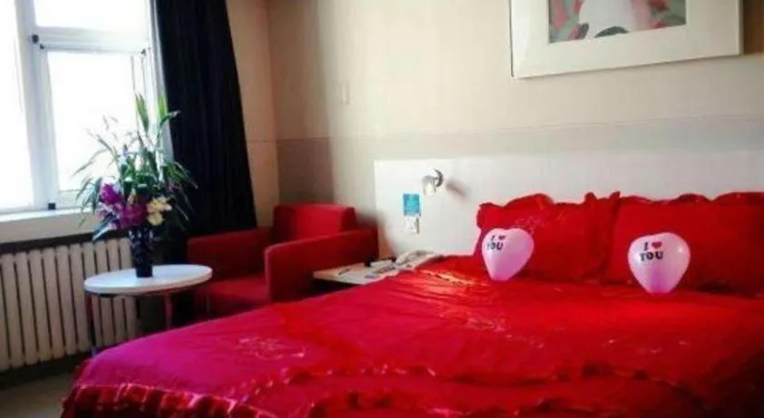Bed in Jinjiang Inn Dalian Development Zone Jinma Road Light Railway Station