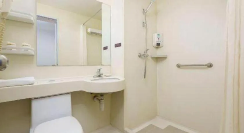 Jinjiang Inn Dalian Development Zone Jinma Road Light Railway Station