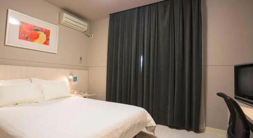 Bed in Jinjiang Inn Dalian Development Zone Liaoning Street