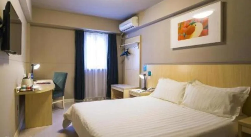 Bed in Jinjiang Inn Dalian Development Zone Liaoning Street