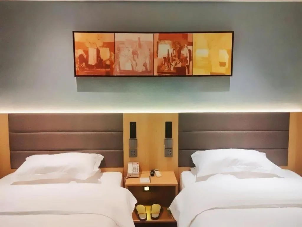 Bed in Jinjiang Inn Zhengzhou Railway Station Erqi Square Metro Station