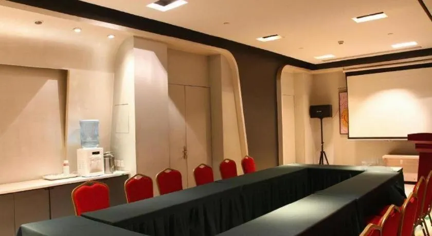 Jinjiang Inn Zhengzhou Railway Station Erqi Square Metro Station