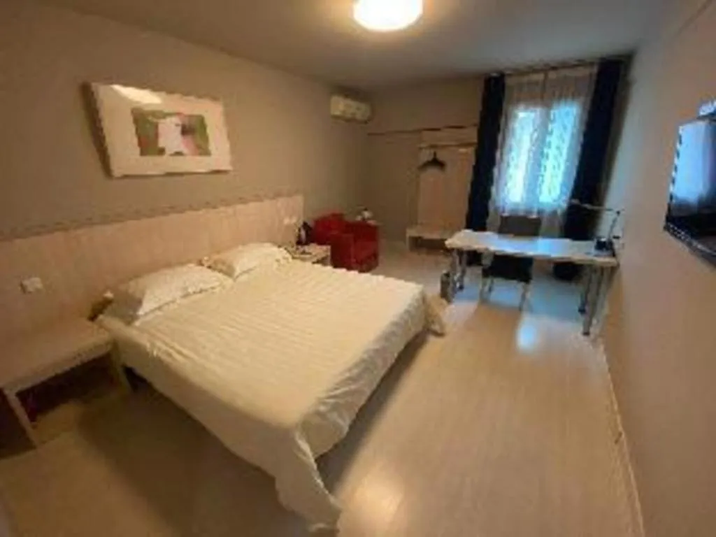Bed in Jinjiang Inn Zhengzhou Railway Station Erqi Square Metro Station