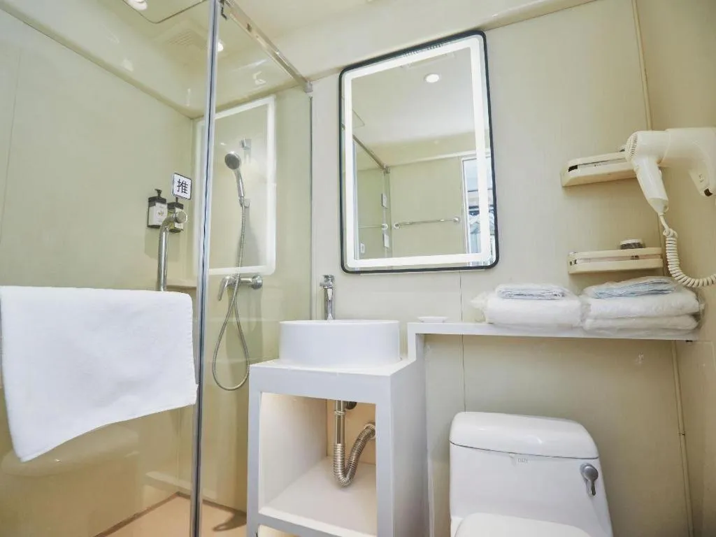 Jinjiang Inn Zhengzhou Railway Station Erqi Square Metro Station