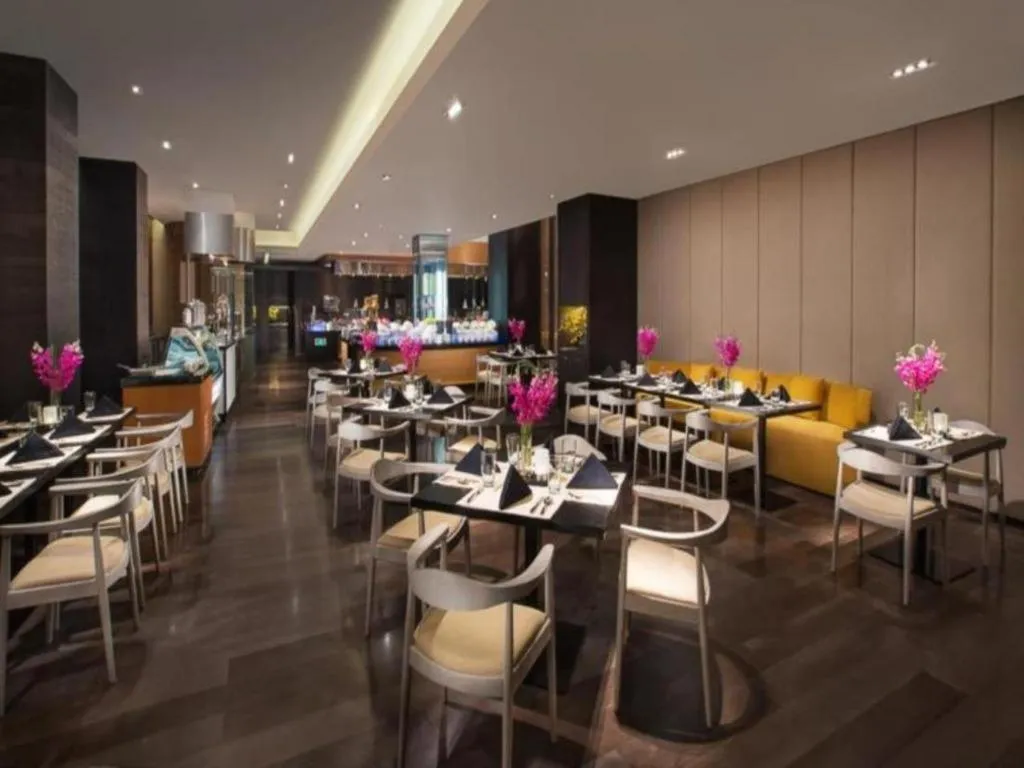 Himalayas Qingdao Hotel