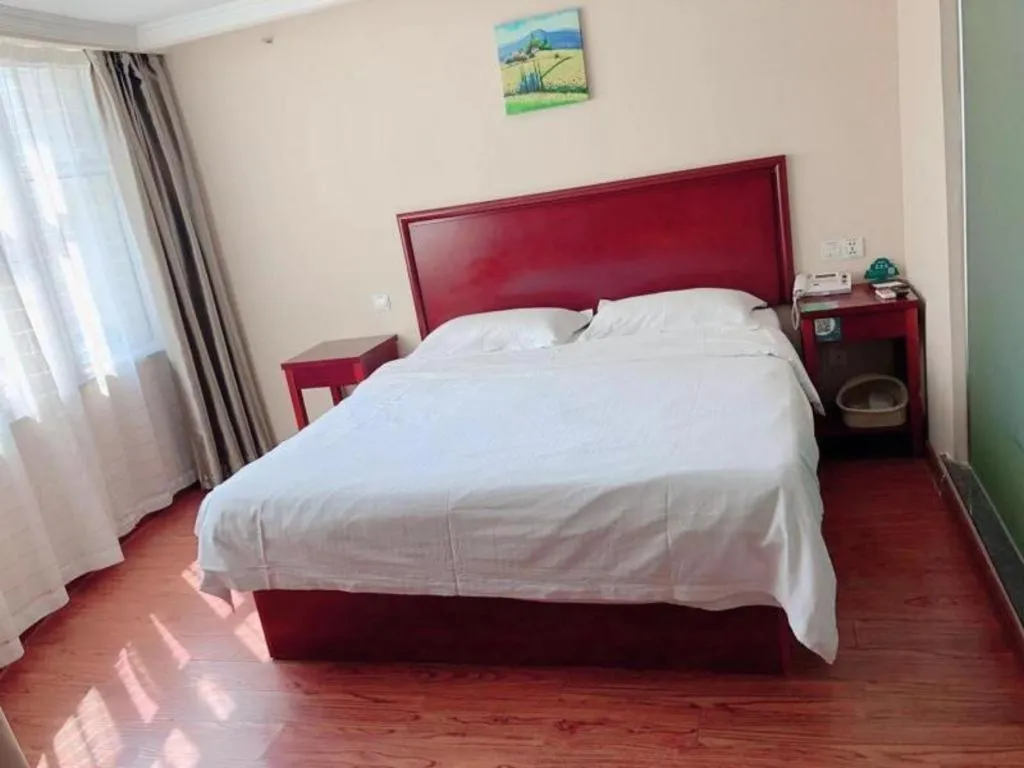Bed in GreenTree Inn Huaian Lianshui Jindi International Garden Business Hotel