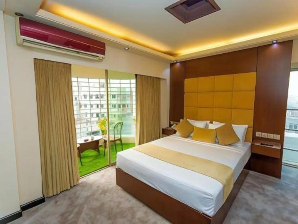 Bed in Grand Dhaka Hotel