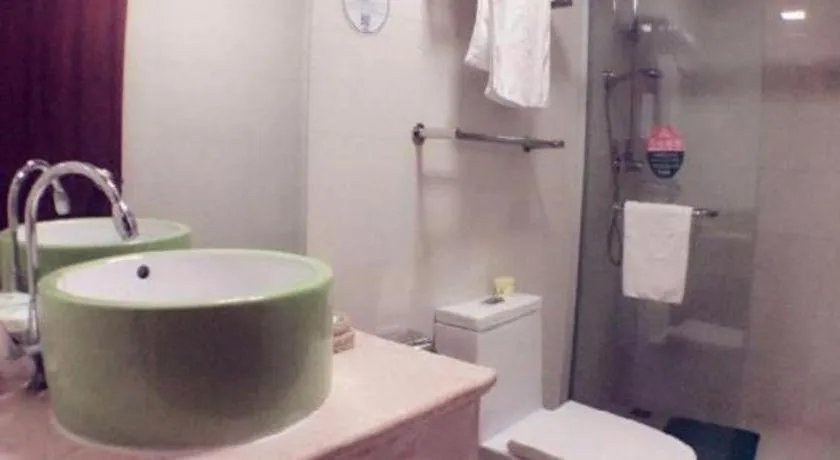 GreenTree Inn Shanghai South Railway Station Xujiahui Stadium Subway Station Shell Hotel