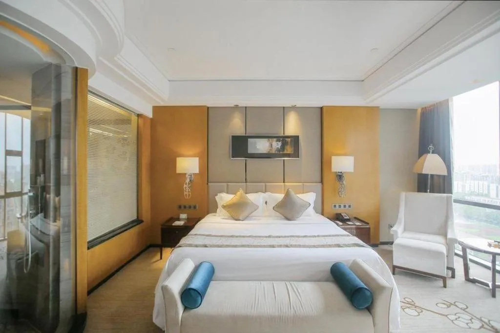 Bed in Zhangjiagang Zhonglian GDH International Hotel