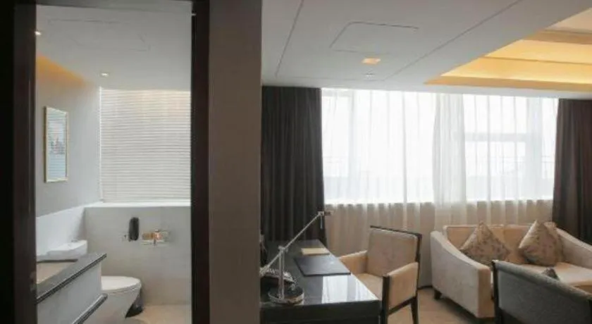 Zhangjiagang Zhonglian GDH International Hotel