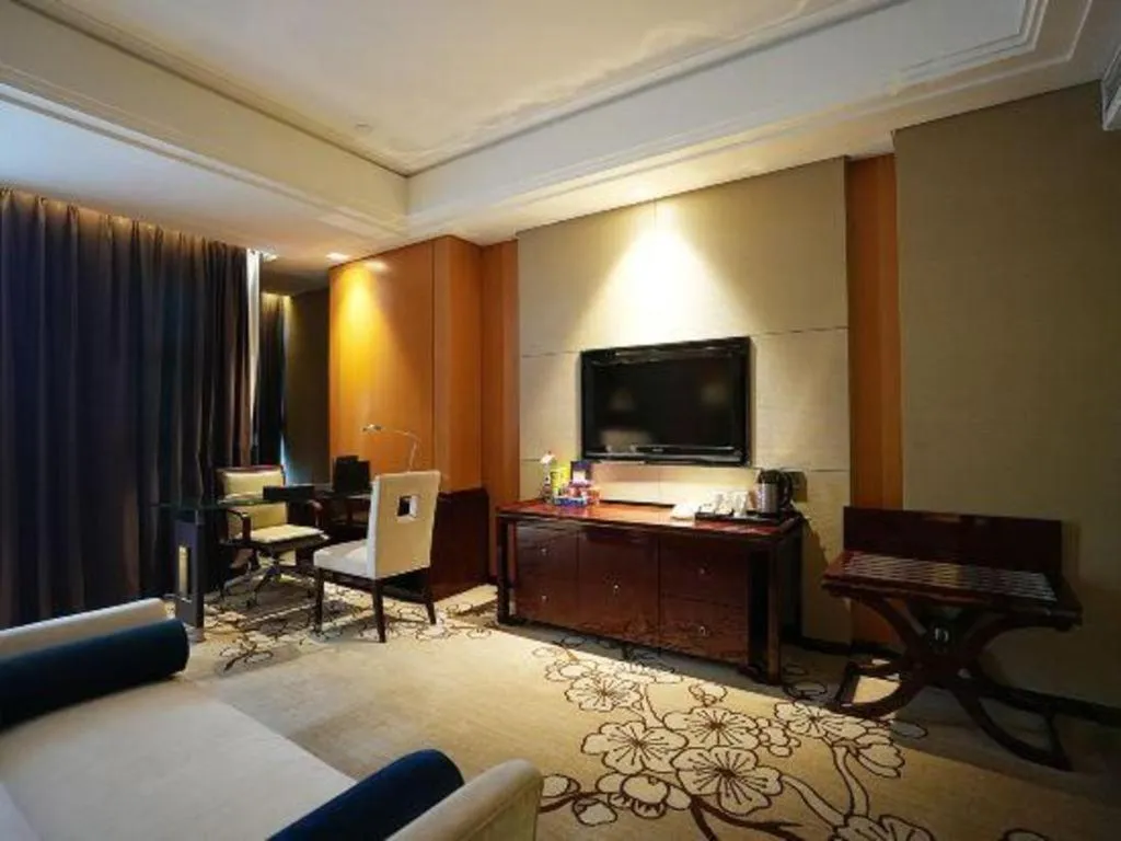 Zhangjiagang Zhonglian GDH International Hotel