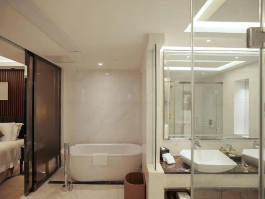 Zhangjiagang Zhonglian GDH International Hotel