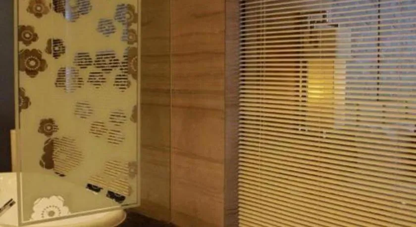 Zhangjiagang Zhonglian GDH International Hotel