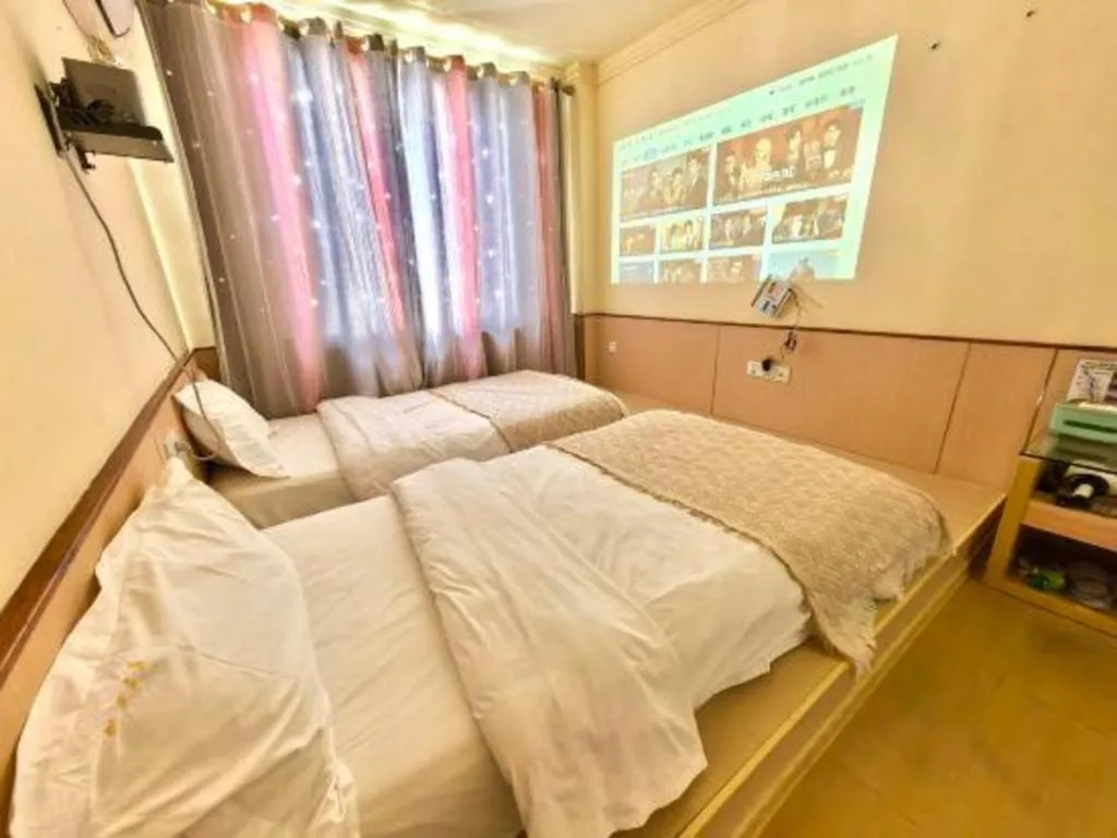 Bed in Parkside Hostel
