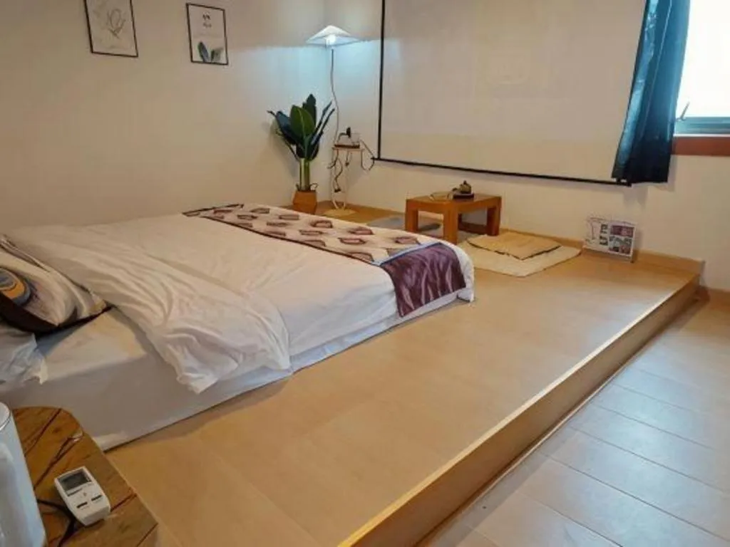 Bed in Parkside Hostel