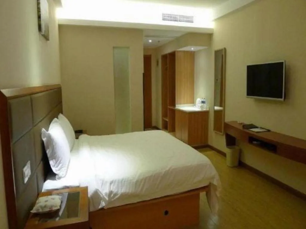 Bed in GreenTree Inn Shanghai Caohejing Development Zone Songjiang Park Jiuxin Road Business Hotel