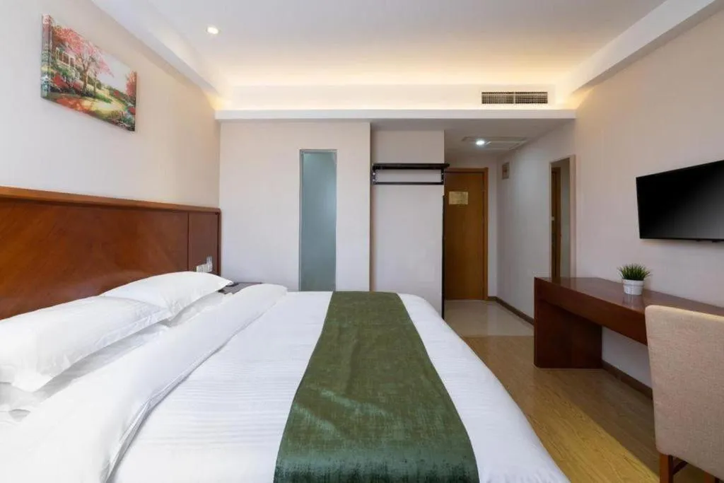 Bed in GreenTree Inn Shanghai Caohejing Development Zone Songjiang Park Jiuxin Road Business Hotel