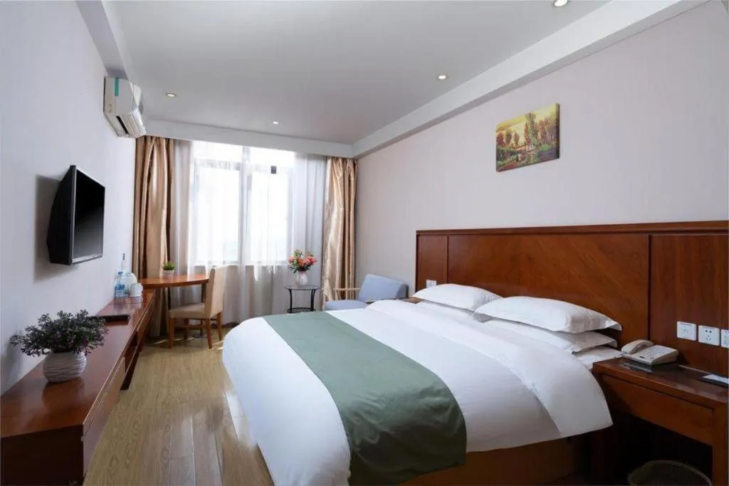Bed in GreenTree Inn Shanghai Caohejing Development Zone Songjiang Park Jiuxin Road Business Hotel