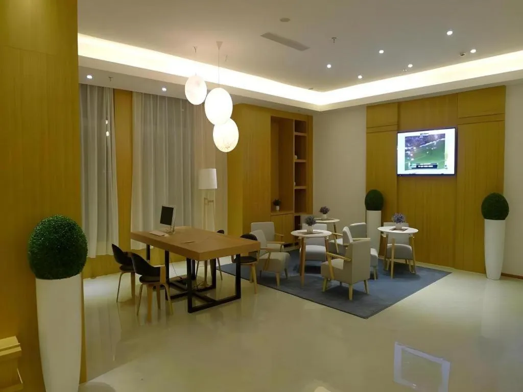 GreenTree Inn Shanghai Caohejing Development Zone Songjiang Park Jiuxin Road Business Hotel