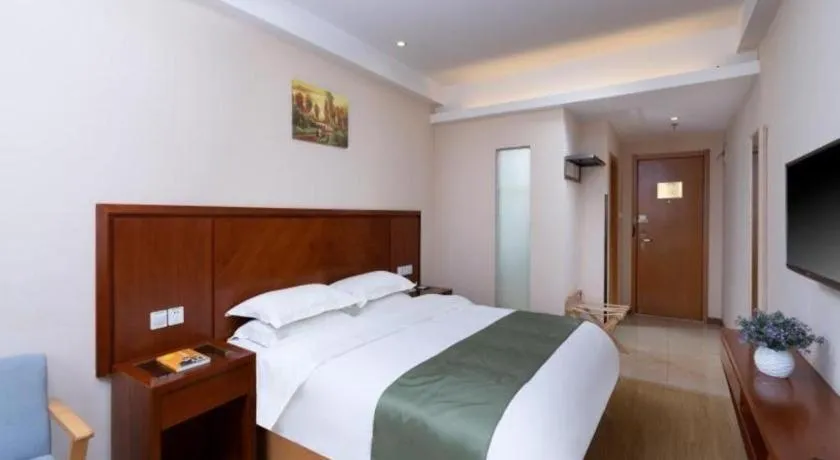 Bed in GreenTree Inn Shanghai Caohejing Development Zone Songjiang Park Jiuxin Road Business Hotel