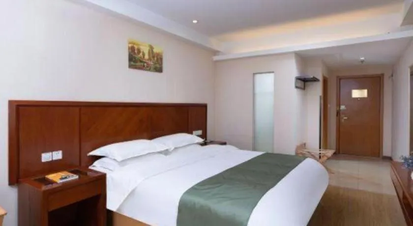 Bed in GreenTree Inn Shanghai Caohejing Development Zone Songjiang Park Jiuxin Road Business Hotel