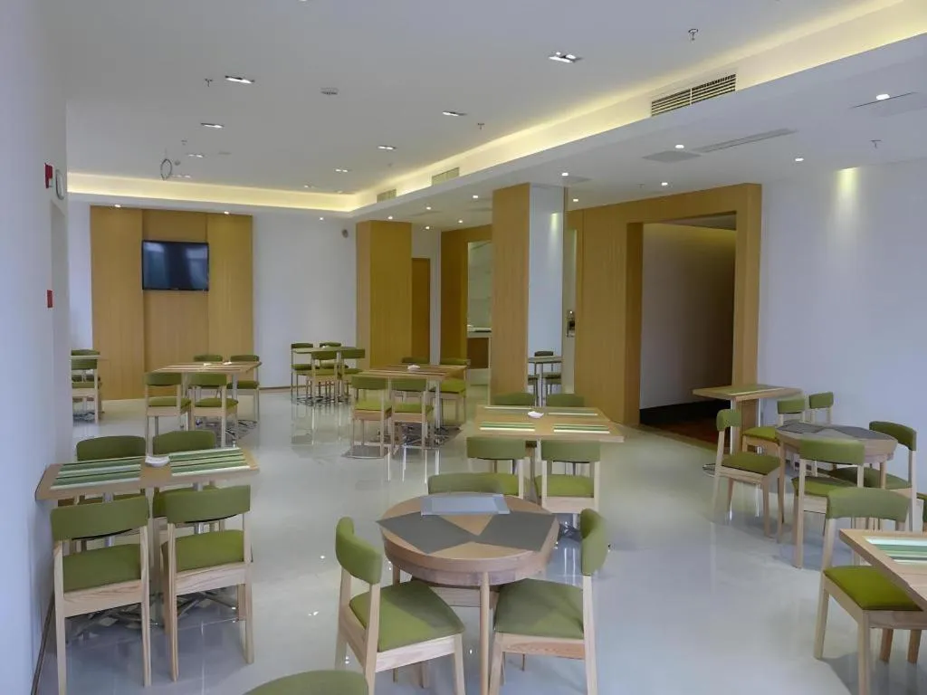 GreenTree Inn Shanghai Caohejing Development Zone Songjiang Park Jiuxin Road Business Hotel