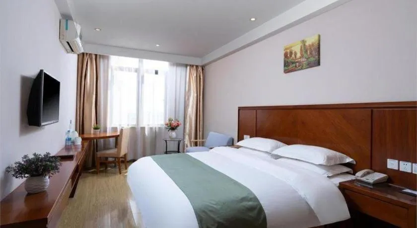 Bed in GreenTree Inn Shanghai Caohejing Development Zone Songjiang Park Jiuxin Road Business Hotel