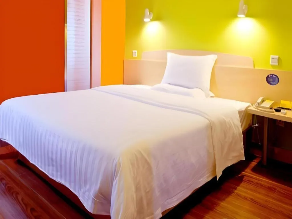 Bed in 7 Days Inn Guangzhou Dongfeng East Road Yangji Metro Station