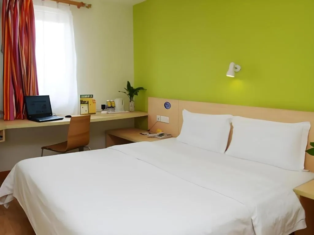Bed in 7 Days Inn Guangzhou Dongfeng East Road Yangji Metro Station