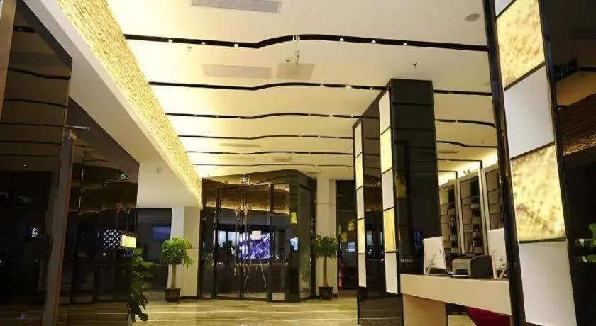 Lavande Hotel Wuhan Huanghelou Branch