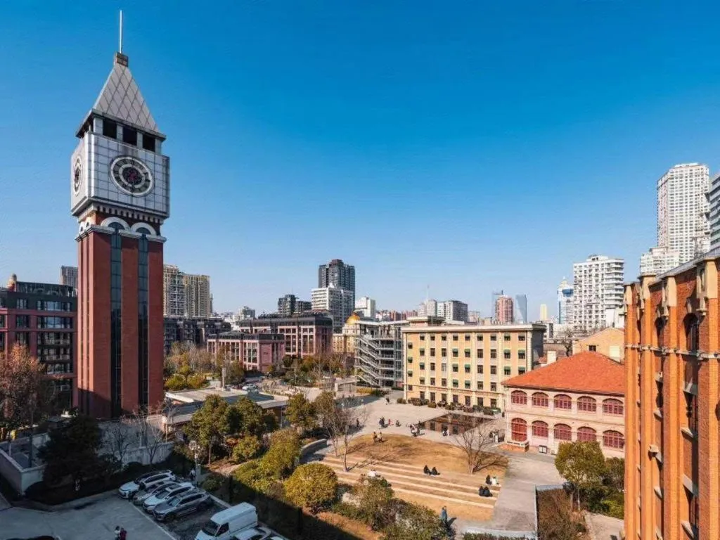 Lavande Hotel Wuhan Huanghelou Branch