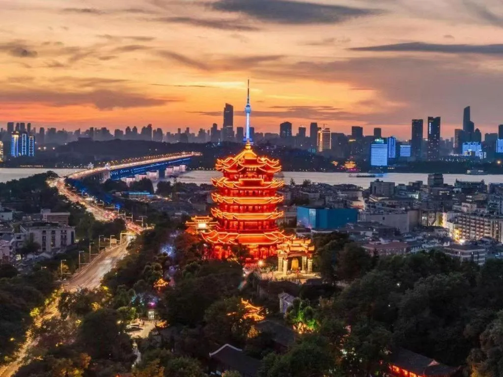 Lavande Hotel Wuhan Huanghelou Branch