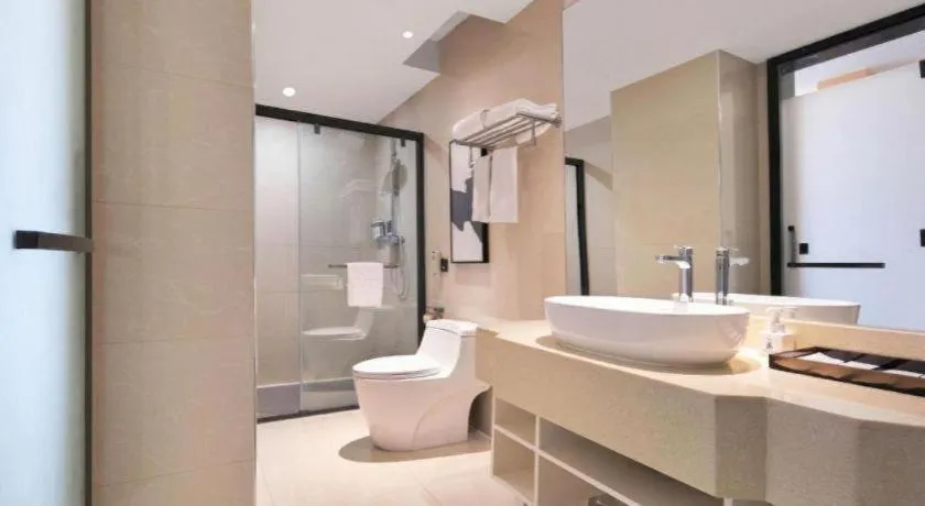 Lavande Hotel Wuhan Huanghelou Branch