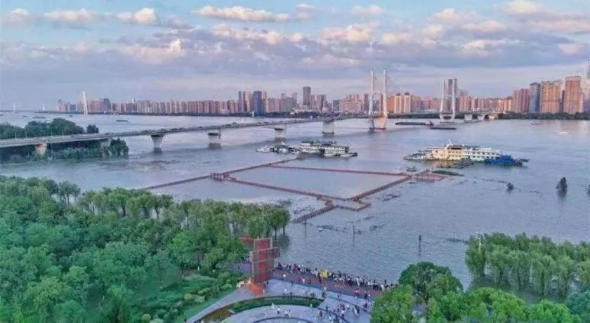 Lavande Hotel Wuhan Huanghelou Branch