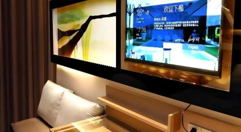 Lavande Hotel Wuhan Huanghelou Branch