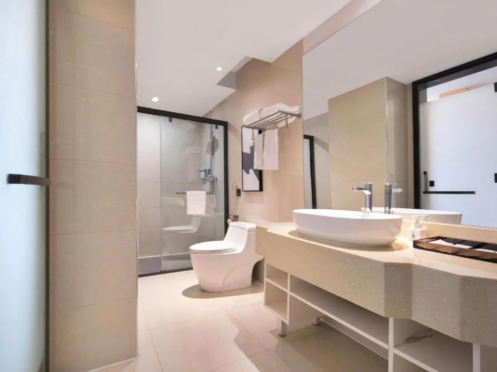 Lavande Hotel Wuhan Huanghelou Branch