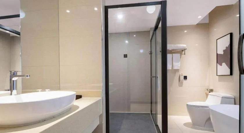 Lavande Hotel Wuhan Huanghelou Branch